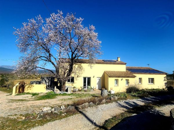 Maison " l'amandine"en pleine nature au pied du Pic St Loup