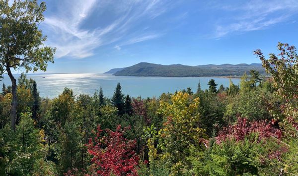 Chambre privée dans une maison avec vue panoramique sur le fleuve et les montagnes