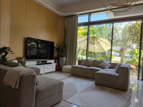 L'Exception à Hong Kong : Villa de Prestige à Monterey, O'South