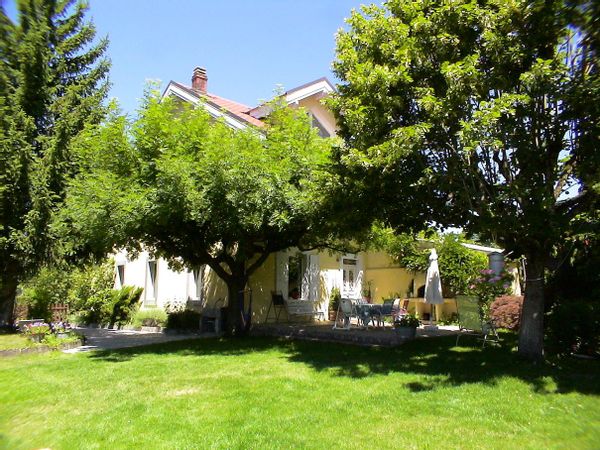 Haute-Savoie au pied des montagnes et à côté de Genève