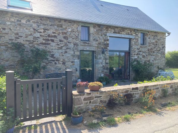 Maison en bord de mer dans le cotentin .