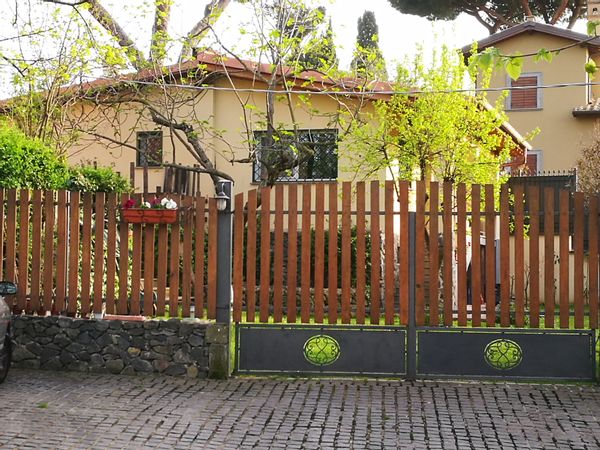 Ad Decimum, country home.