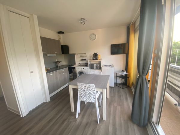 Studio 4 places La Grande Motte + parking + piscine collective + accès plage direct + clim + wifi