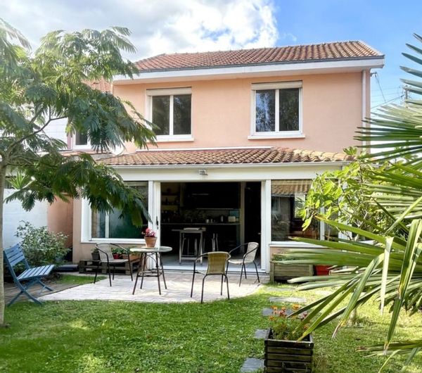 Maison avec joli jardin à Rezé