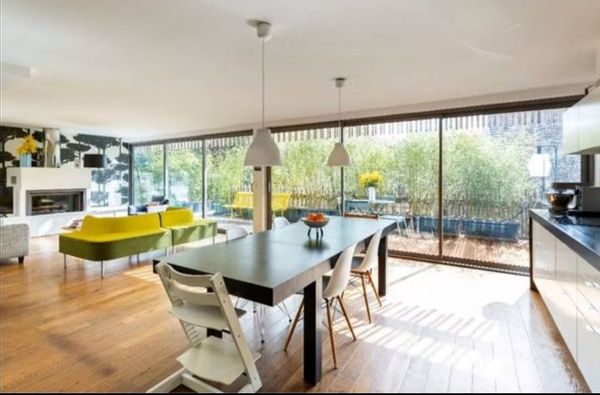 Chambre lumineuse, vue jardin