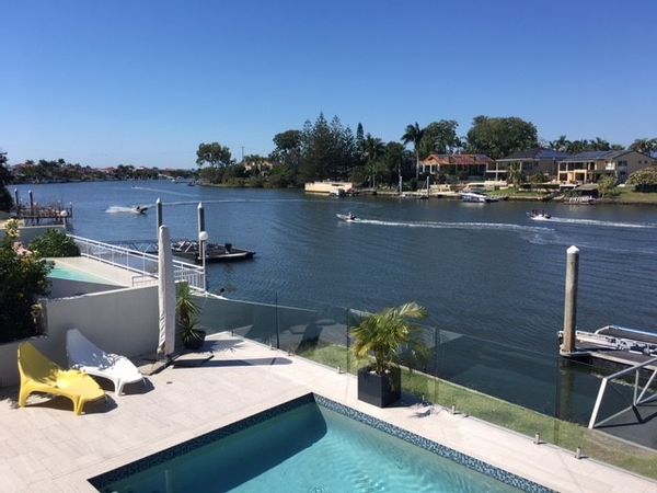 Deluxe Riverfront Studio