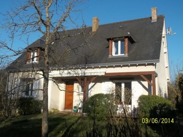 maison avec grand  jardin très nature et au calme à Amboise   , France