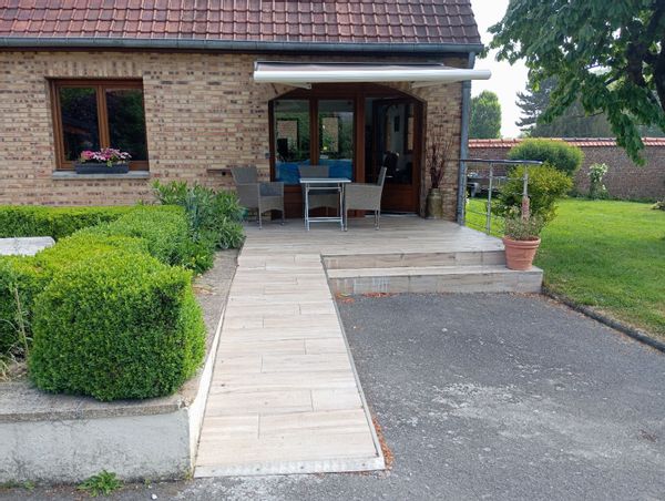 À 10 minutes d'Arras. Appartement indépendant au sein de la maison avec accès PmR.