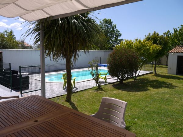 Maison /house with swimming pool near LA ROCHELLE