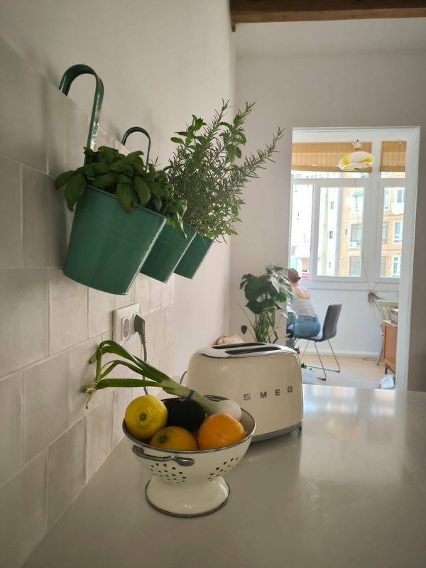 Private room in the center of Barcelona, in a beautiful, spacious, and bright house.