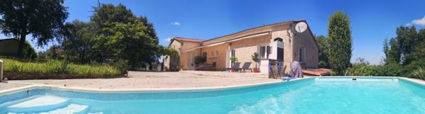 Large ground floor house with pool in the Nouvelle-Aquitaine south of France