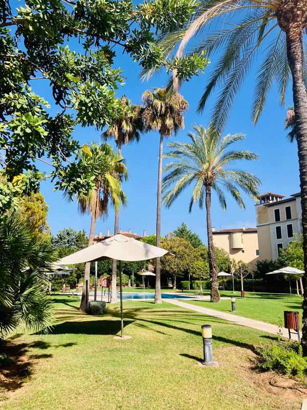 Appartement de 2 chambres, avec 2 piscines, à moins de 2 kilomètres du port et du centre ville