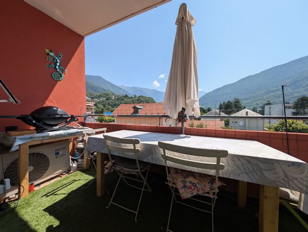 Appartement confortable, balcon vue montagnes à Albertville, France