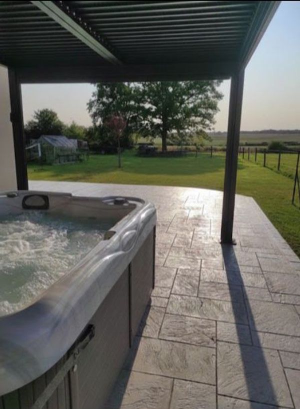 Maison familiale & jacuzzi à la campagne
