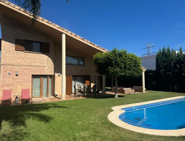 Beautiful house in the prestigious areas of Torre en Conill