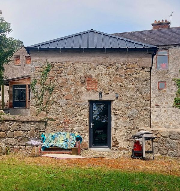 Historic gate house, near Game of Thrones tour