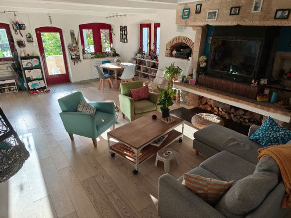 Maison de campagne rénovée pleine de charme au coeur du Revermont à 1h de Lyon