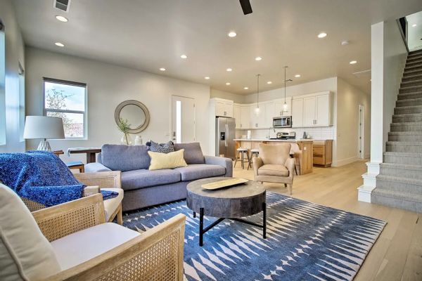 Modern Townhome w/ Pool Access in St. George!  Near Zions National Park.