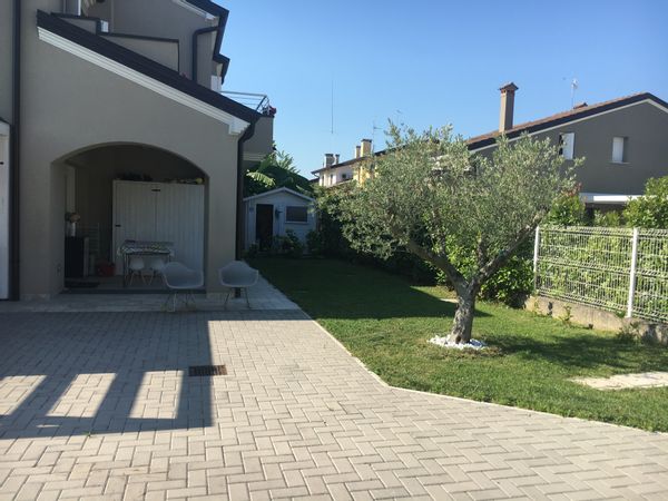 Veronica's house