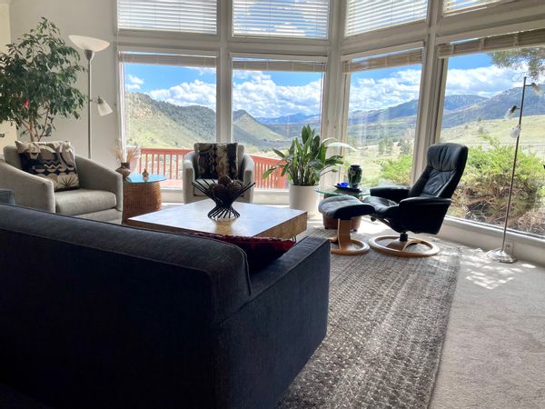 Overlooking the Red Rocks Valley/Red Rocks Amphitheater with Stunning Views 360. Denver minutes away.  5 day Minimum Stay.