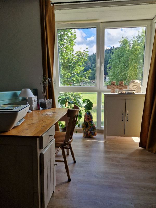 Maison familiale, entre pré et forêt