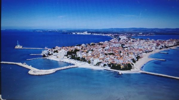 Yvonne & Tsvetan's apartment has a perfect location for a seaside holidays.