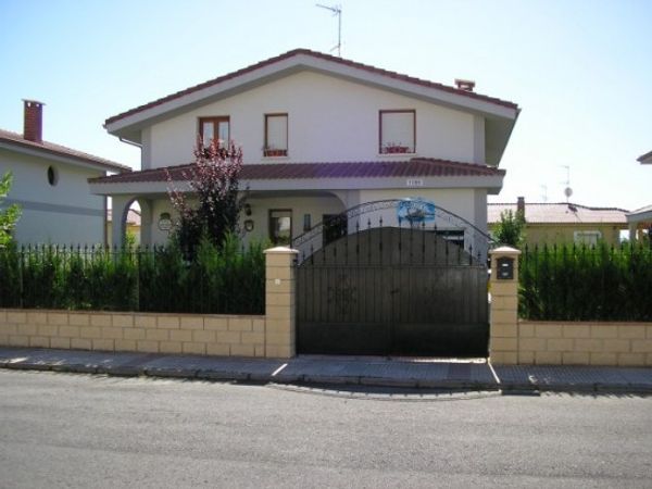 house in Medina de Pomar, España