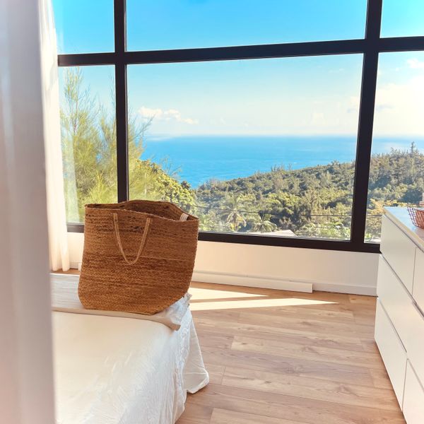 Maison d’architecte vue océan Indien aux portes du Parc National de La Réunion, classée à  l’UNESCO