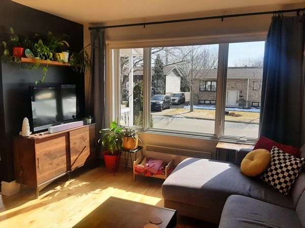 Maison familiale dans secteur résidentiel