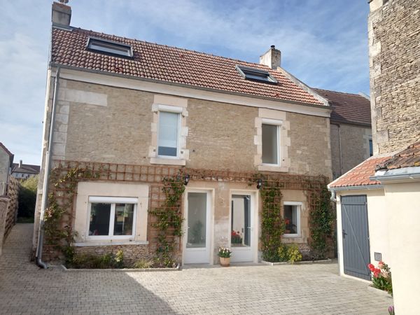 Maison familiale en pierre entre Caen et les plages du Débarquement