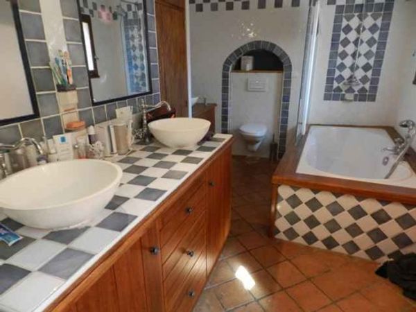 maison à Pont-Saint-Esprit, France