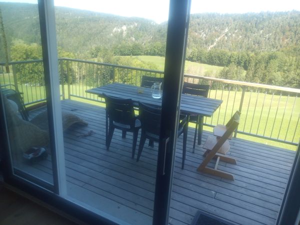 Superbe maison spacieuse dans le Jura Suisse, vue à couper le souffle.