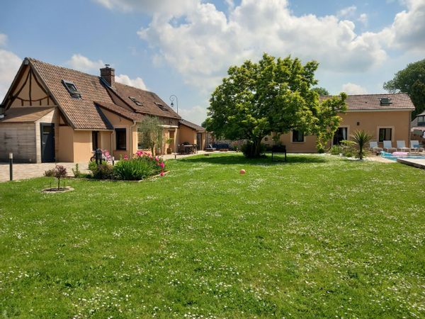 Maison au calme en Normandie avec piscine chauffée et sauna à 1h de Paris et 30min de Giverny.