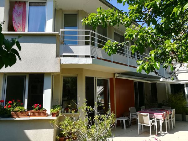 Chambre privée dans jolie maison chartraine