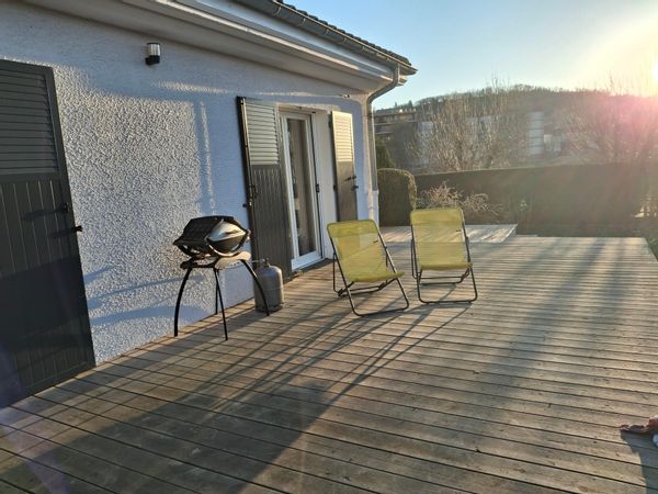Maison agréable près du Puy-en-Velay/chemin de St Jacques au bord de la Loire avec un grand jardin de 1 000 m² clos.
