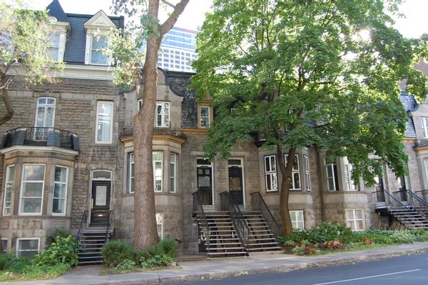 Downtown-Centre-ville de Montréal, Show District-Quartier des spectacles