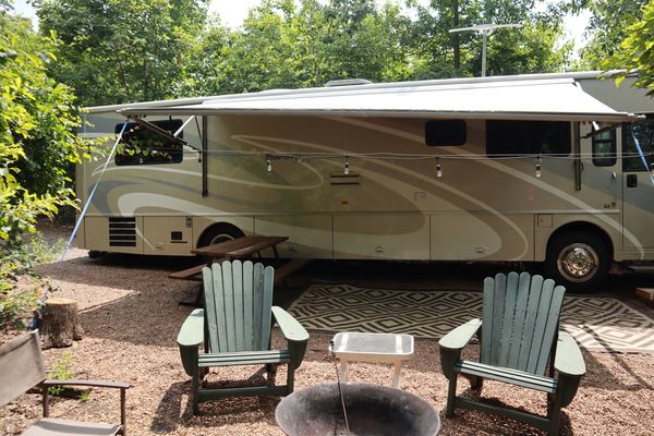 Chattanooga - Secluded Campsite with Upscale RV and all the Glamping Amenities