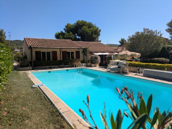 Maison avec piscine Cote bleue à 20 min de Marseille