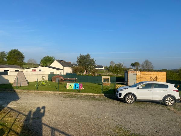 Bienvenue à vous tous .