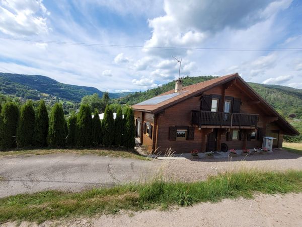 Chalet à Cornimont (Hautes Vosges) France