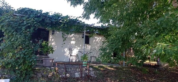 Logement indépendant sur propriété privée à la campagne