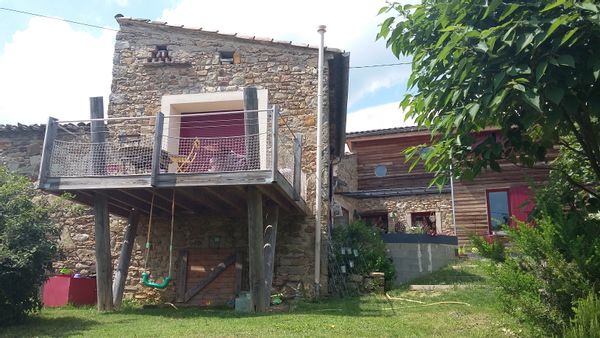 Belle maison ancienne dans écrin de verdure
