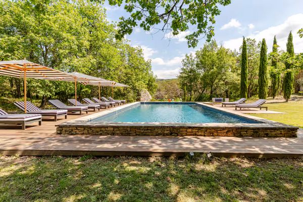 Magnifique bergerie rénovée avec grande piscine chauffée au coeur du Luberon à Bonnieux