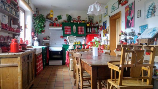 Countryside house with a beautiful garden