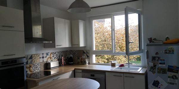 La maison de Hélène, Julien et Loïse