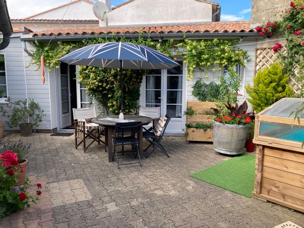 Maison centre village avec garage