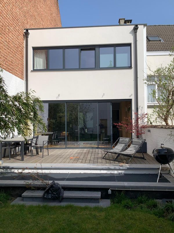 Charming renovated house in Brussels (Altitude 100) near park & transport, with garden & home cinema