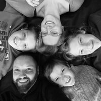 Un maison pour famille avec enfants avec potager et poules au cœur de la forêt de Chevreuse.