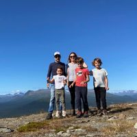 La maison de Yvonne & Family