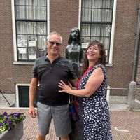 La chambre privée d’Ariane, incluant salon et salle de bain complète.